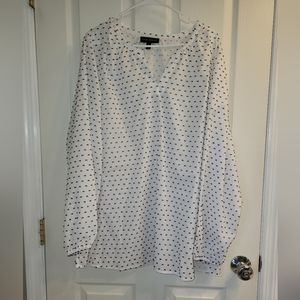 Lane Bryant white with black polka Dot v neck blouse hip v on side size 28